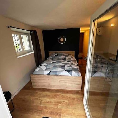 Апартаменты Studio Avec Jardin Et Stationnements Бурж Экстерьер фото
