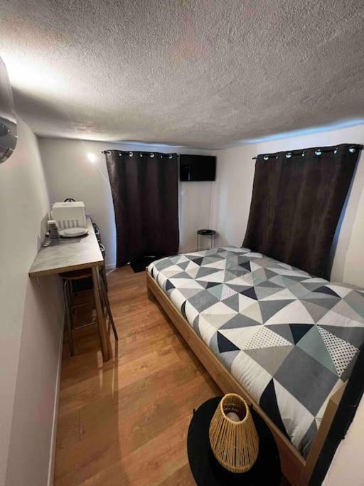 Апартаменты Studio Avec Jardin Et Stationnements Бурж Экстерьер фото