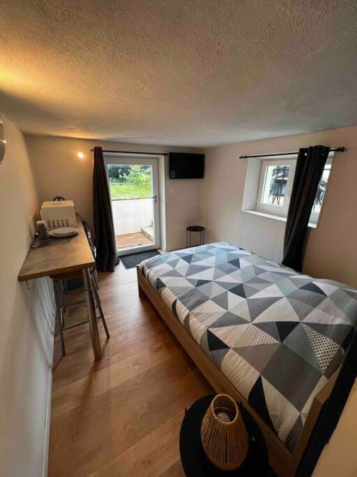 Апартаменты Studio Avec Jardin Et Stationnements Бурж Экстерьер фото